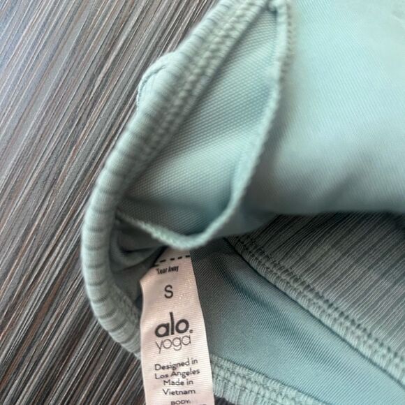 ALO Yoga Green Seamless Bra Intimates & Sleepwear - Picture 3 of 5